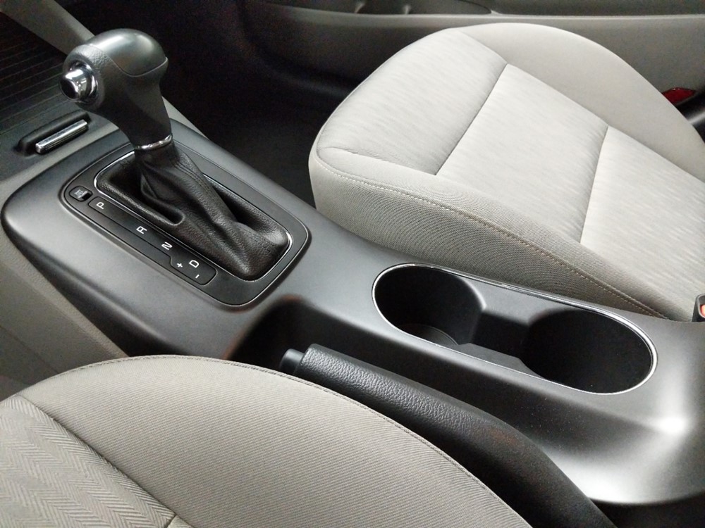 2016 Kia Forte - Center Console/Cup Holders