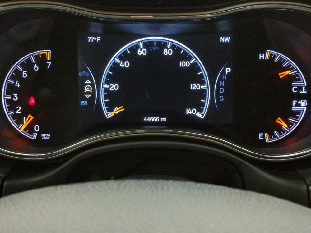 2015 Jeep Grand Cherokee - Odometer Close Up