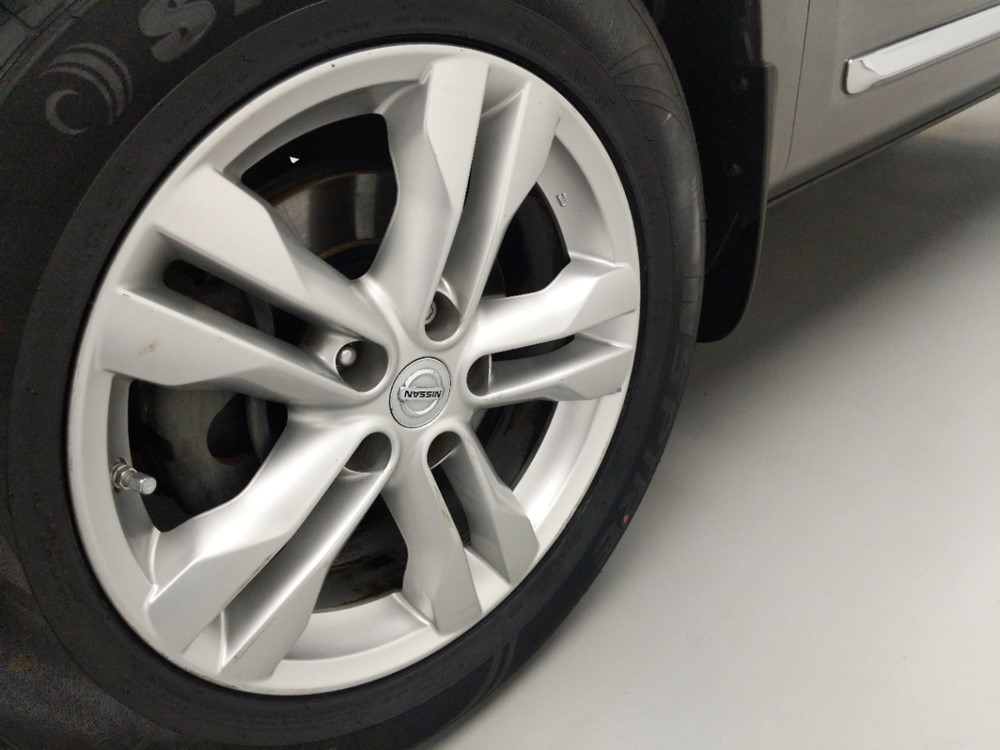 2013 Nissan Rogue - Wheel