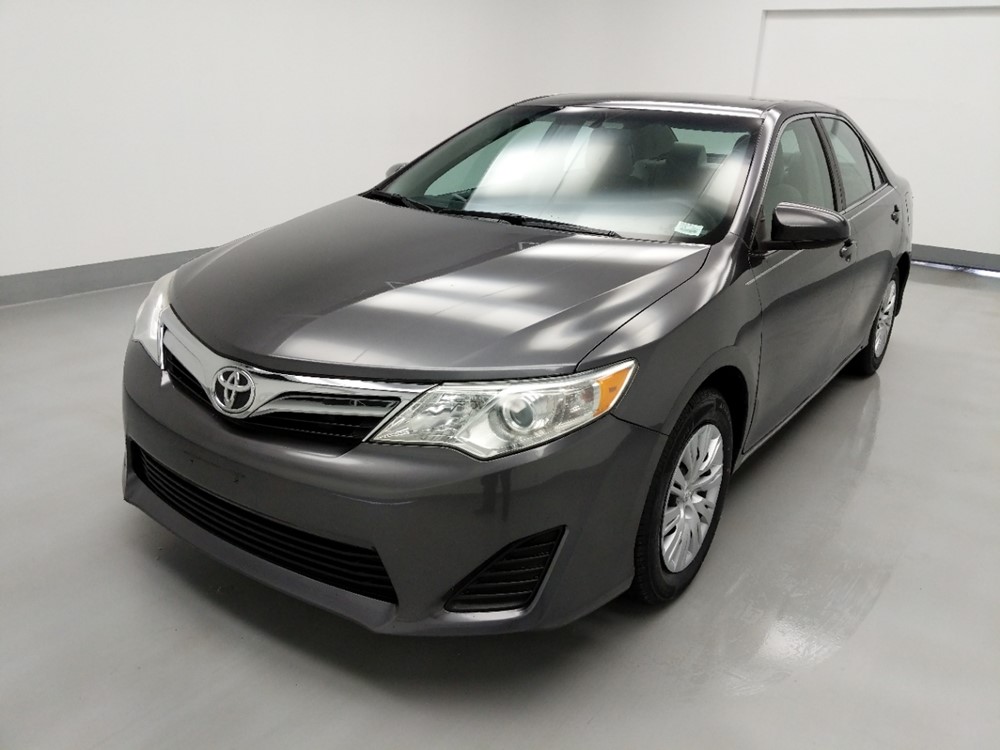 Used 2014 Toyota Camry Driver Front Bumper