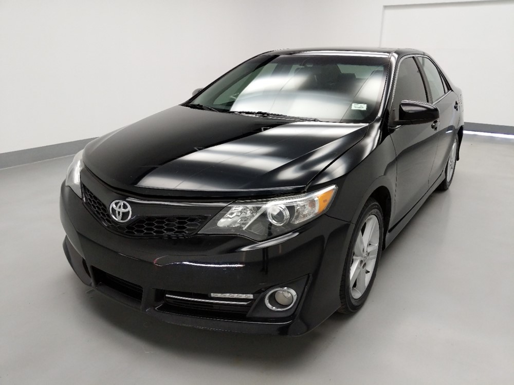 Used 2014 Toyota Camry Driver Front Bumper