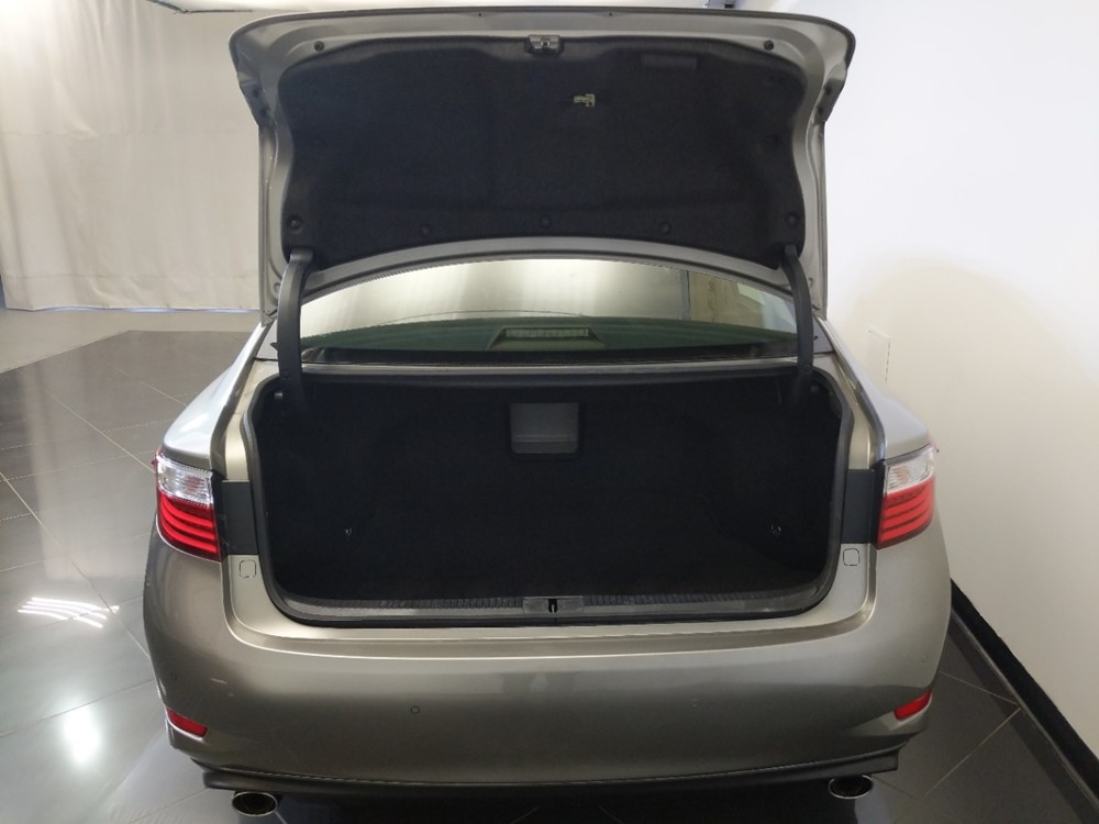 2015 Lexus ES 350 - Trunk