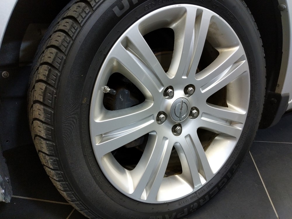 2012 Chrysler 200 - Wheel