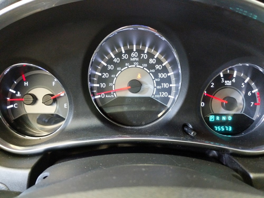 2012 Chrysler 200 - Odometer Close Up