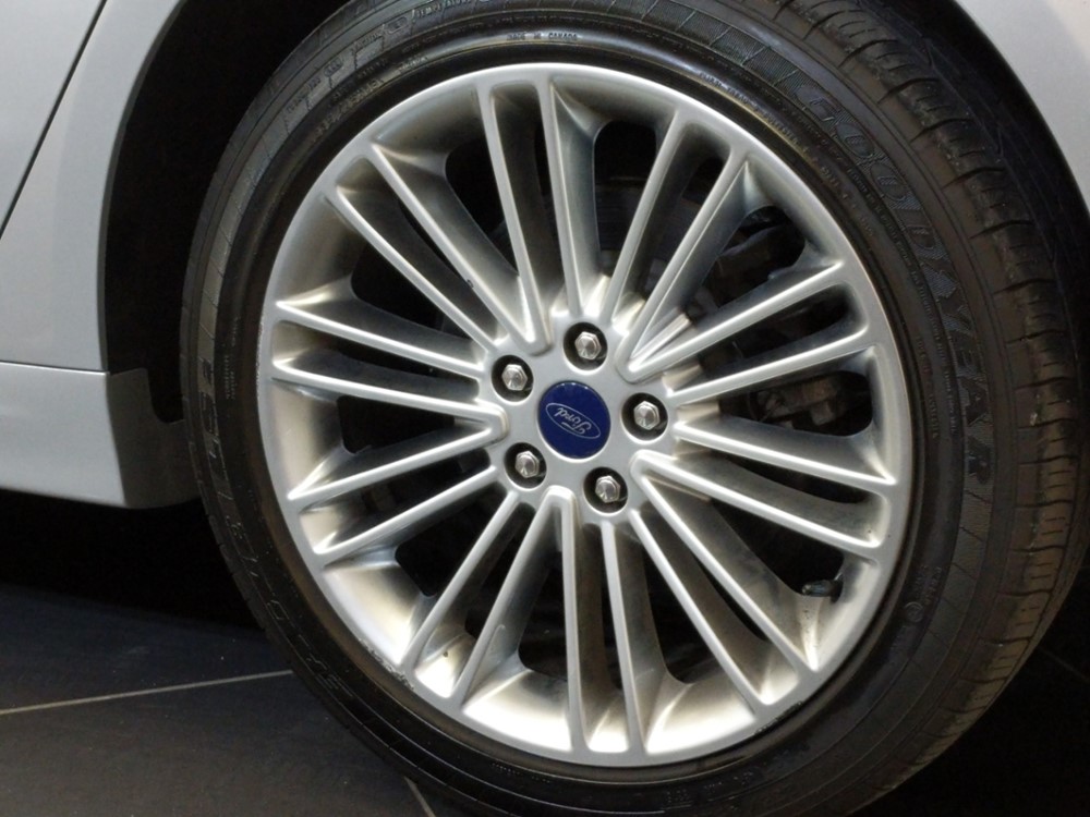 2016 Ford Fusion - Wheel