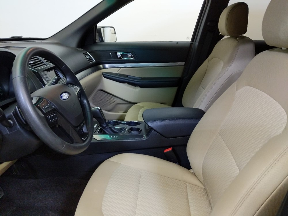2016 Ford Explorer - Driver Front Seat