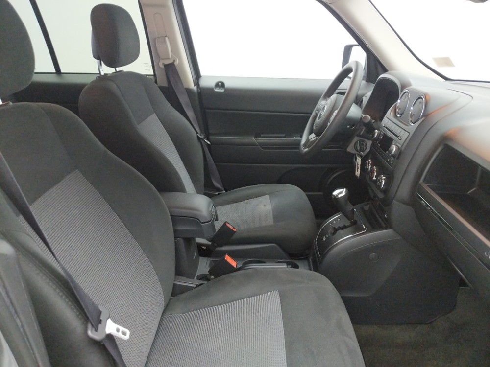 2016 Jeep Patriot - Passenger Front Seat