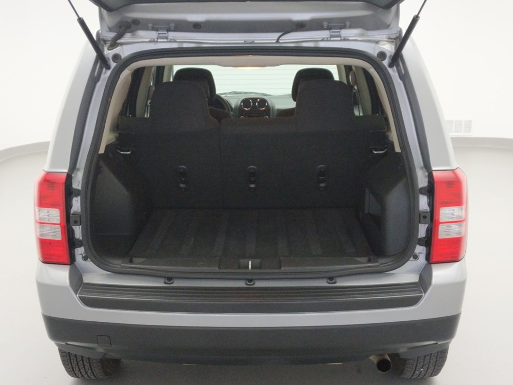 2016 Jeep Patriot - Trunk