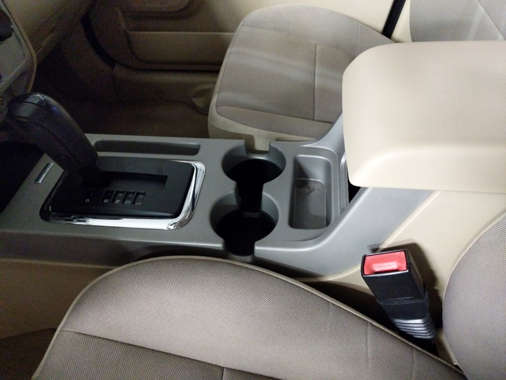 2011 Ford Escape - Center Console/Cup Holders