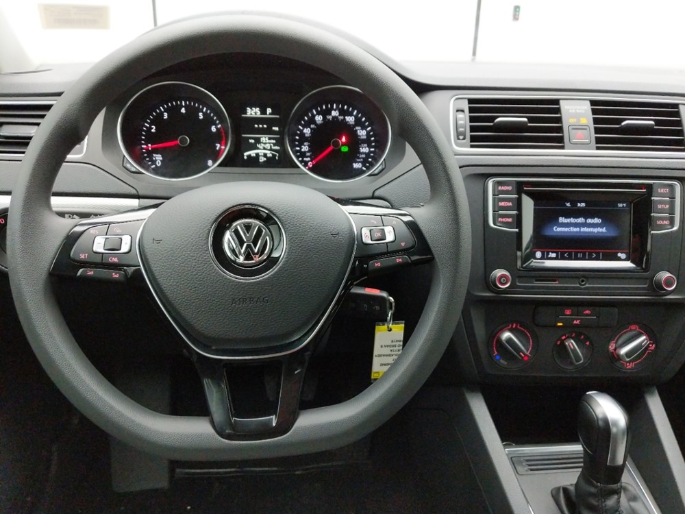 2017 Volkswagen Jetta - Driver Dash