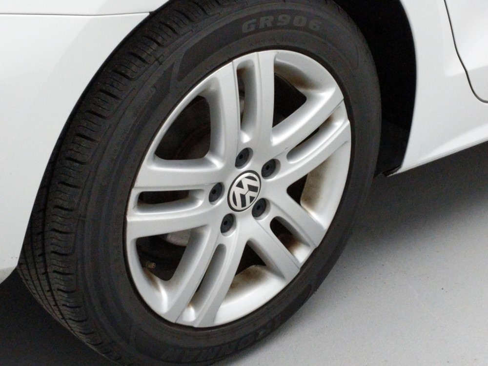 2017 Volkswagen Jetta - Wheel