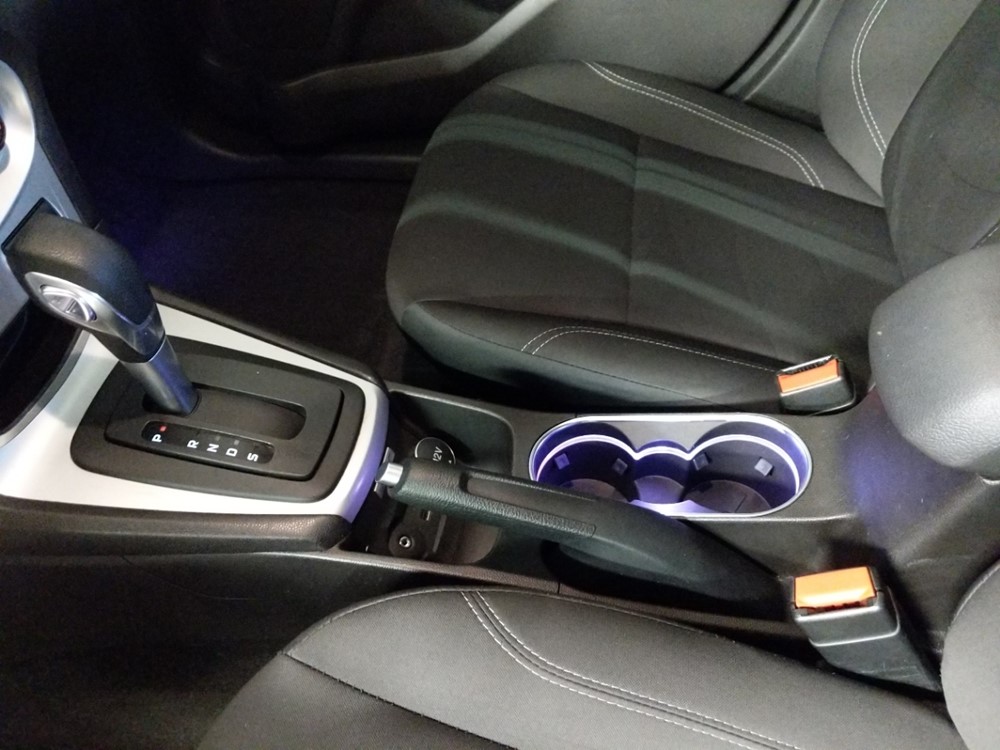 2017 Ford Fiesta - Center Console/Cup Holders