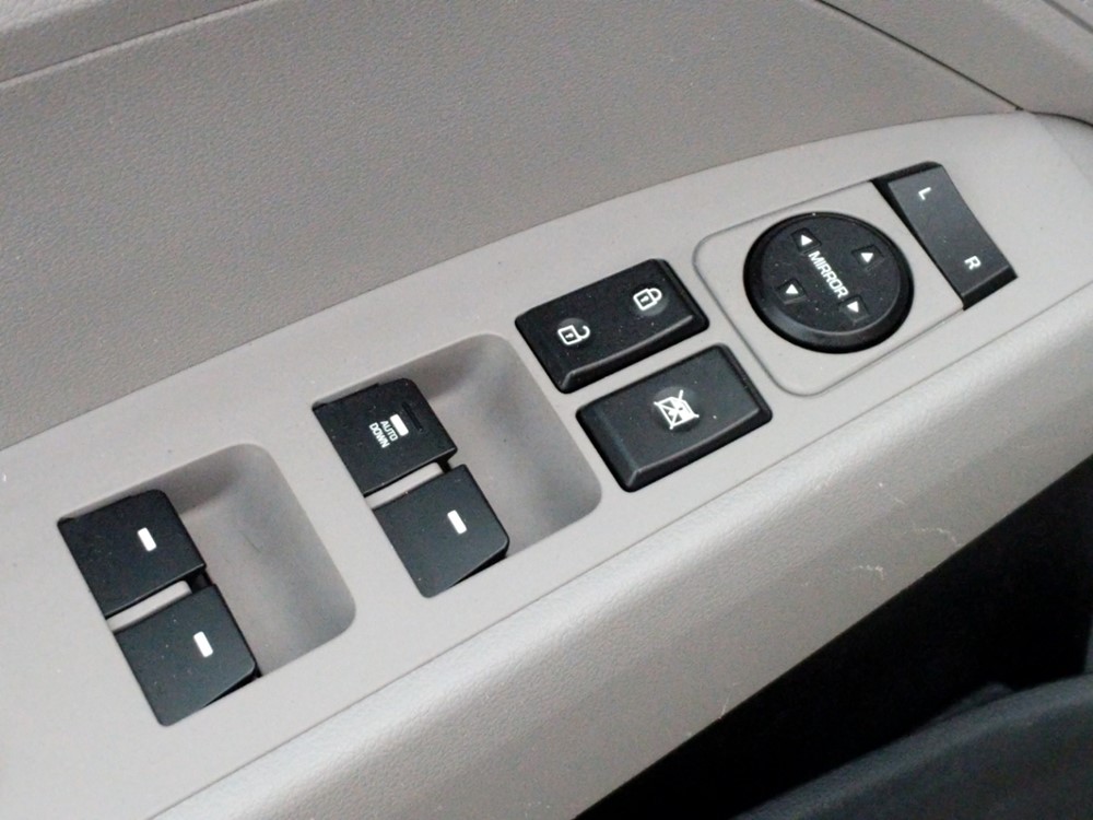 2017 Hyundai Elantra - Driver Power Windows/Lock Control