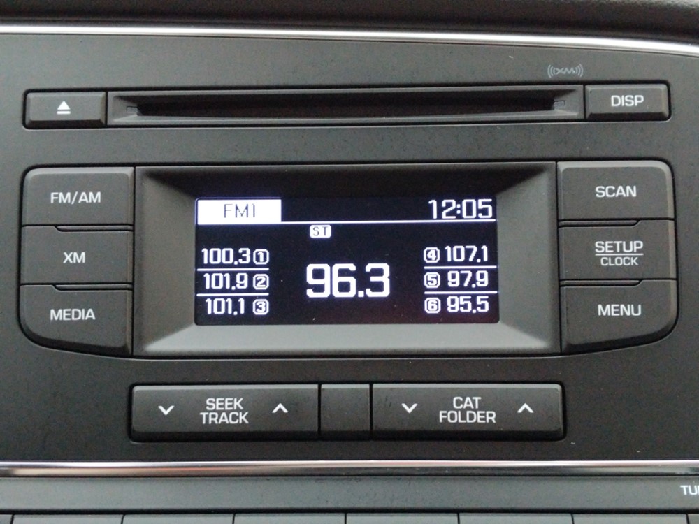 2017 Hyundai Elantra - Stereo Package