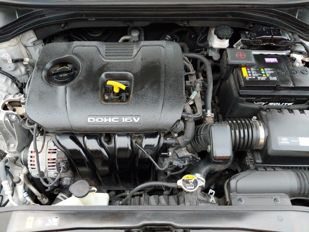 2017 Hyundai Elantra - Engine