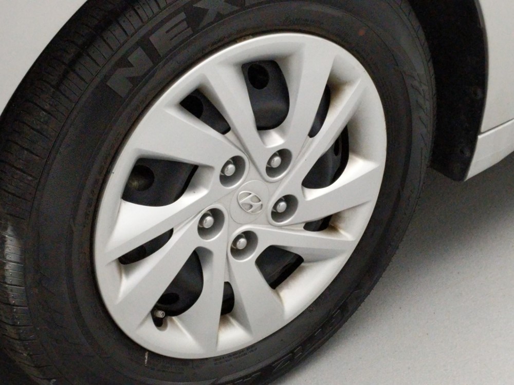 2017 Hyundai Elantra - Wheel