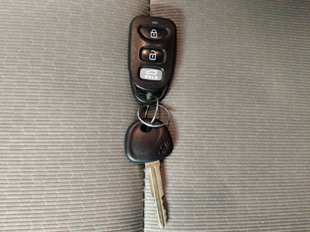 2017 Hyundai Elantra - Keys