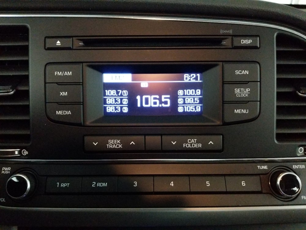 2017 Hyundai Elantra - Stereo Package