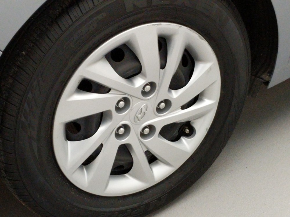 2017 Hyundai Elantra - Wheel