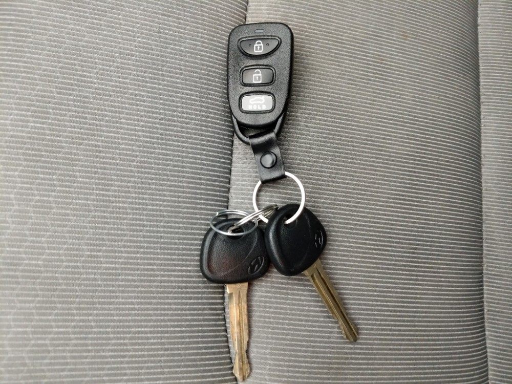 2017 Hyundai Elantra - Keys