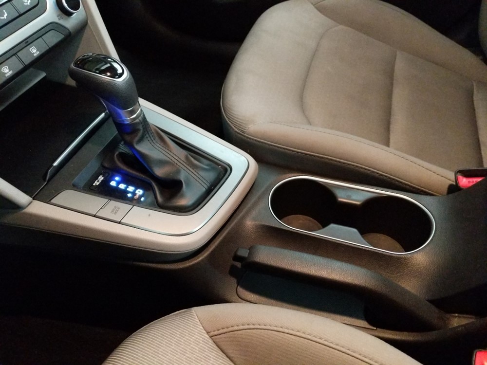 2017 Hyundai Elantra - Center Console/Cup Holders
