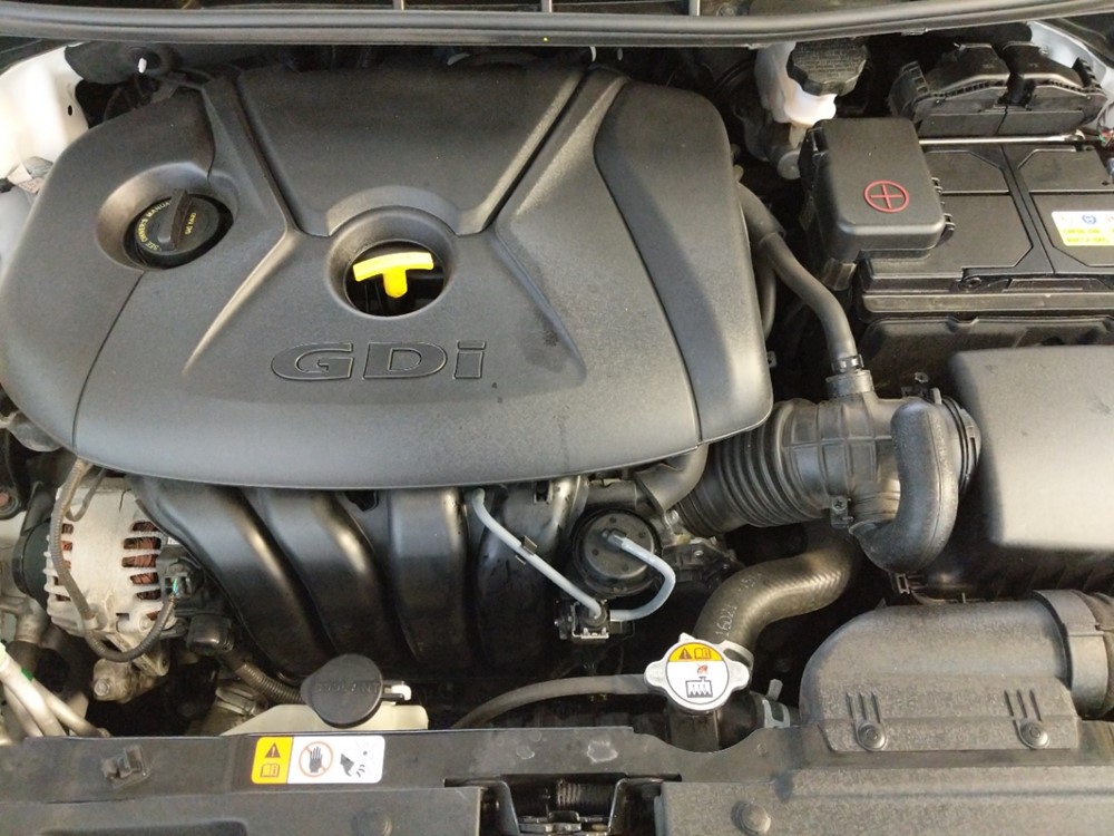 2017 Hyundai Elantra - Engine