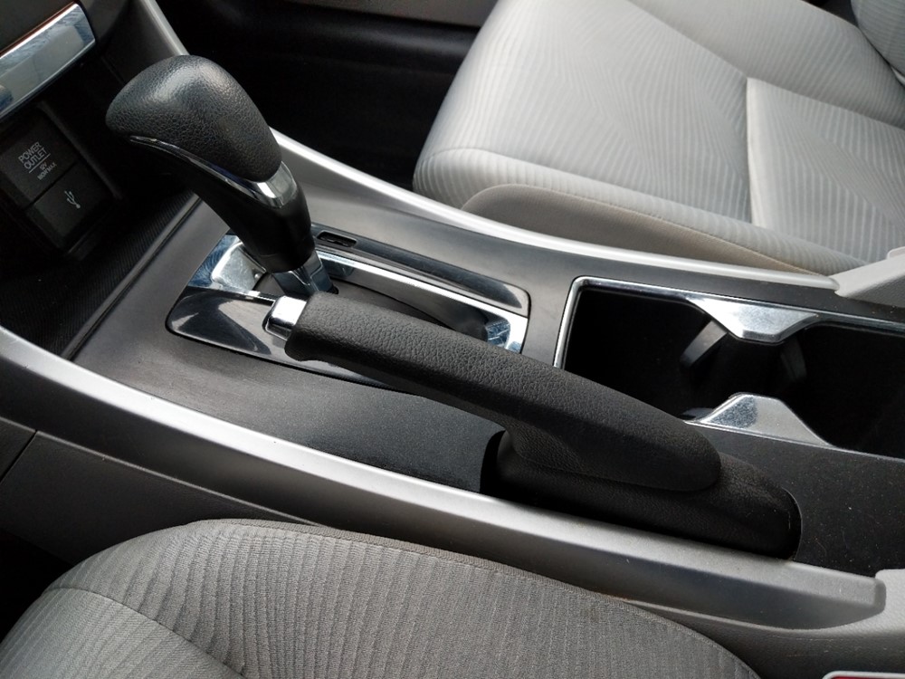 2014 Honda Accord - Center Console/Cup Holders