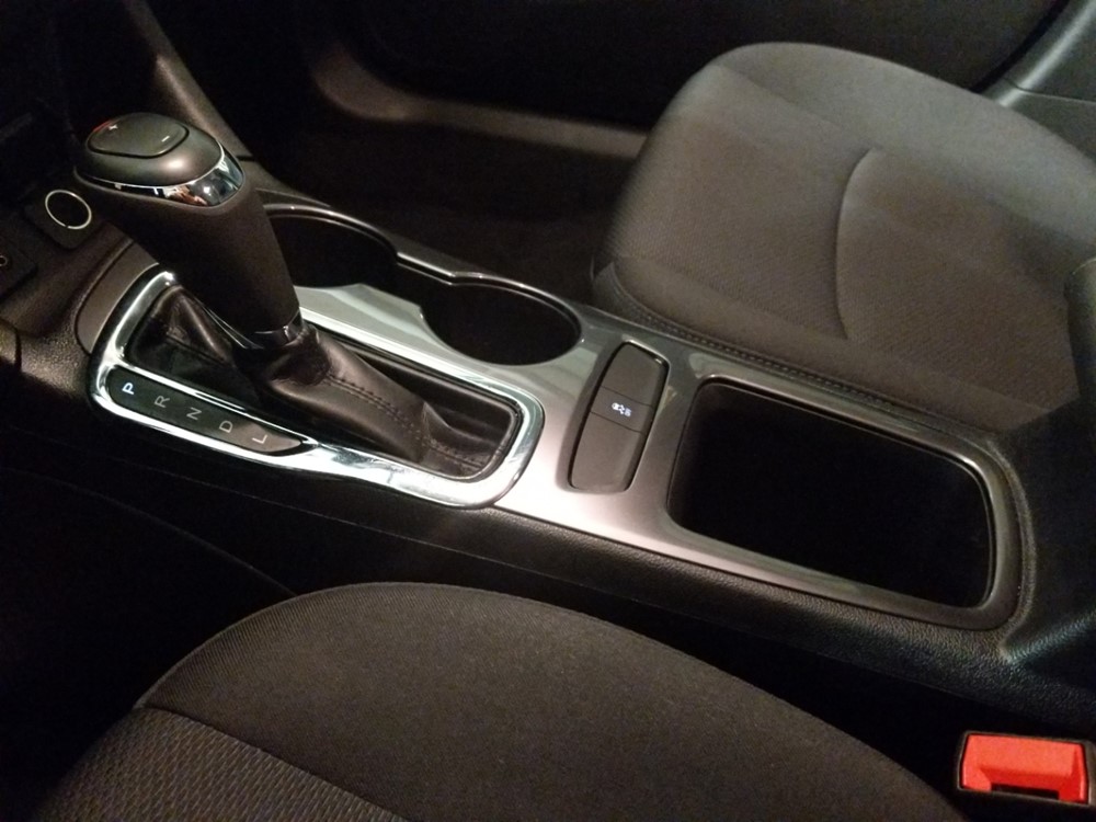 2018 Chevrolet Cruze - Center Console/Cup Holders