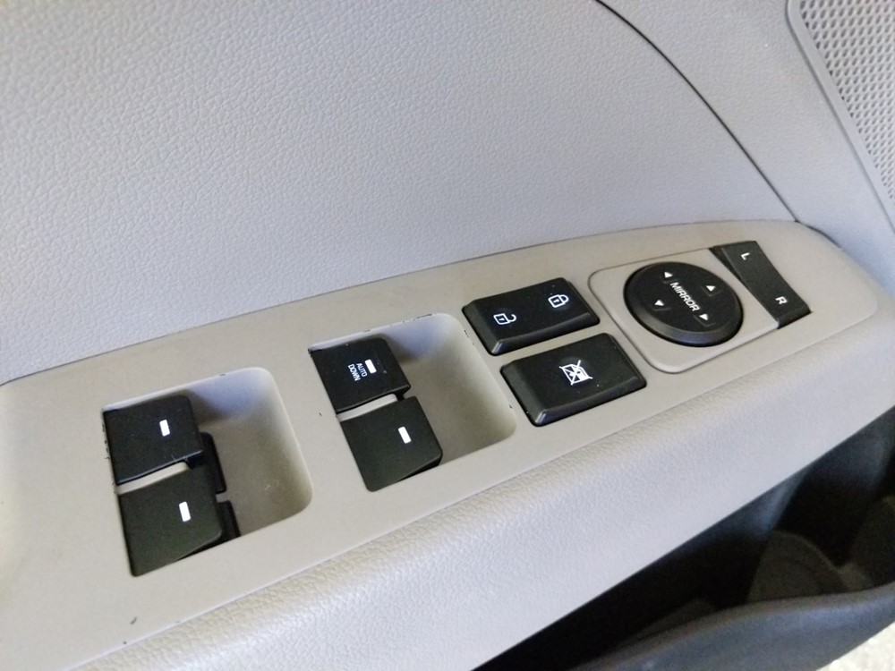 2017 Hyundai Elantra - Driver Power Windows/Lock Control