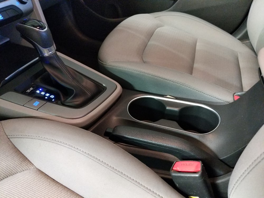 2017 Hyundai Elantra - Center Console/Cup Holders