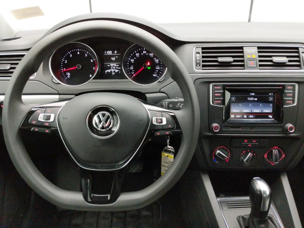 2017 Volkswagen Jetta - Driver Dash