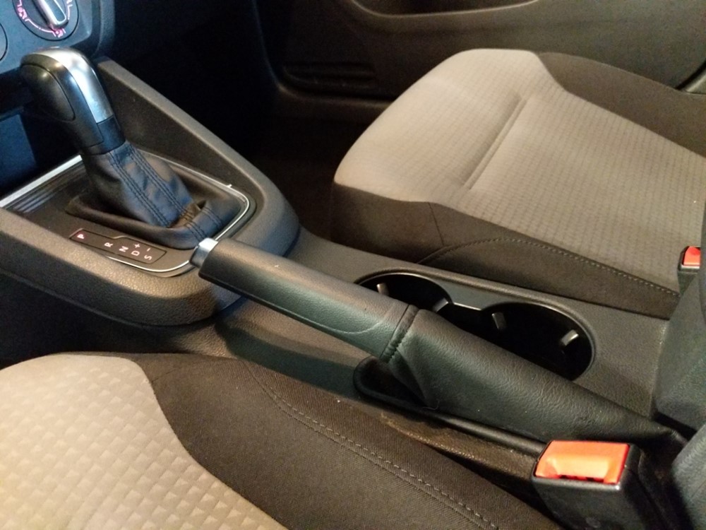 2017 Volkswagen Jetta - Center Console/Cup Holders