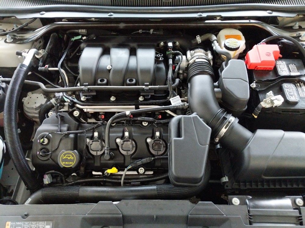 2016 Ford Taurus - Engine