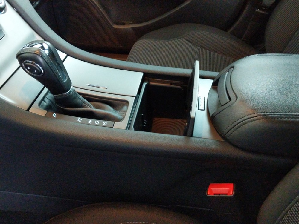 2016 Ford Taurus - Center Console/Cup Holders