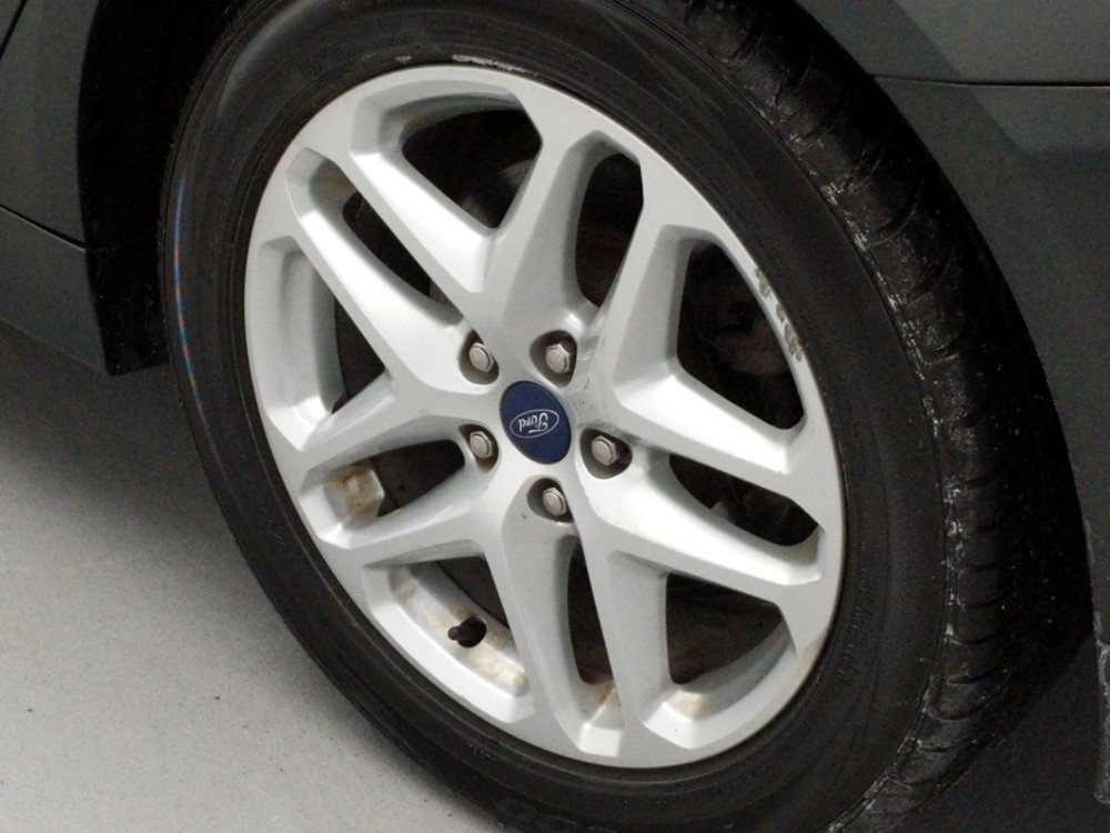 2015 Ford Fusion - Wheel