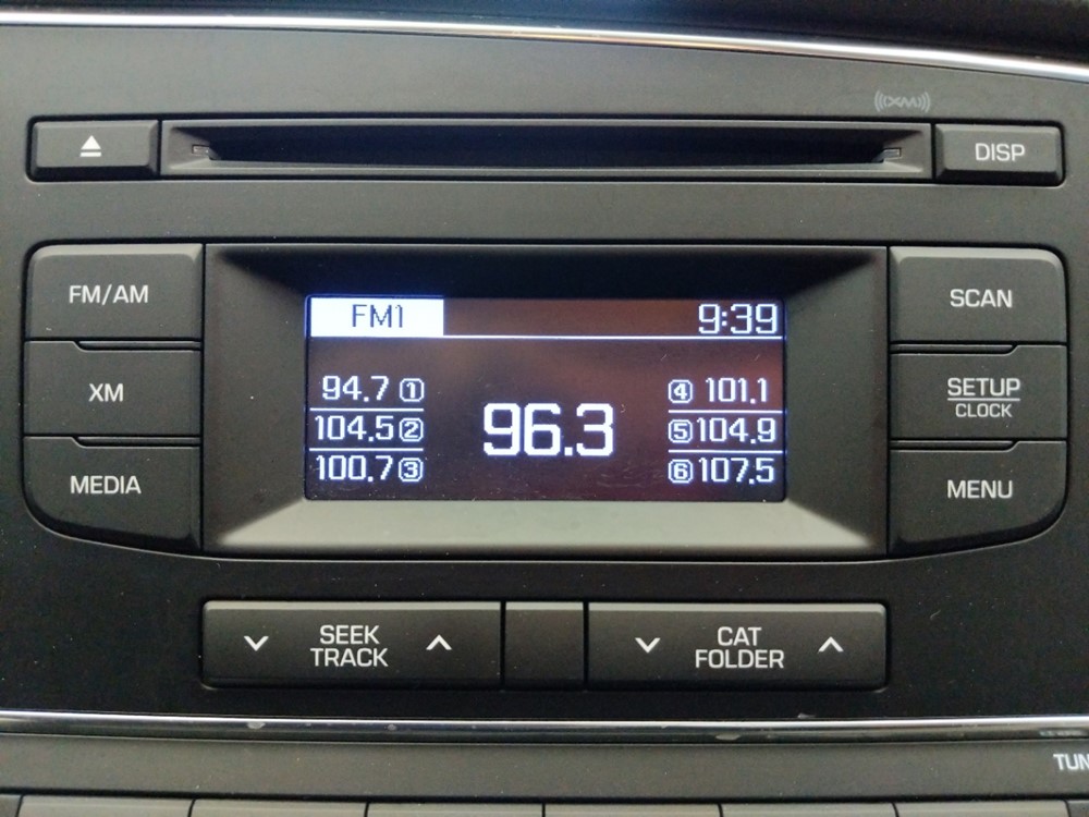 2017 Hyundai Elantra - Stereo Package
