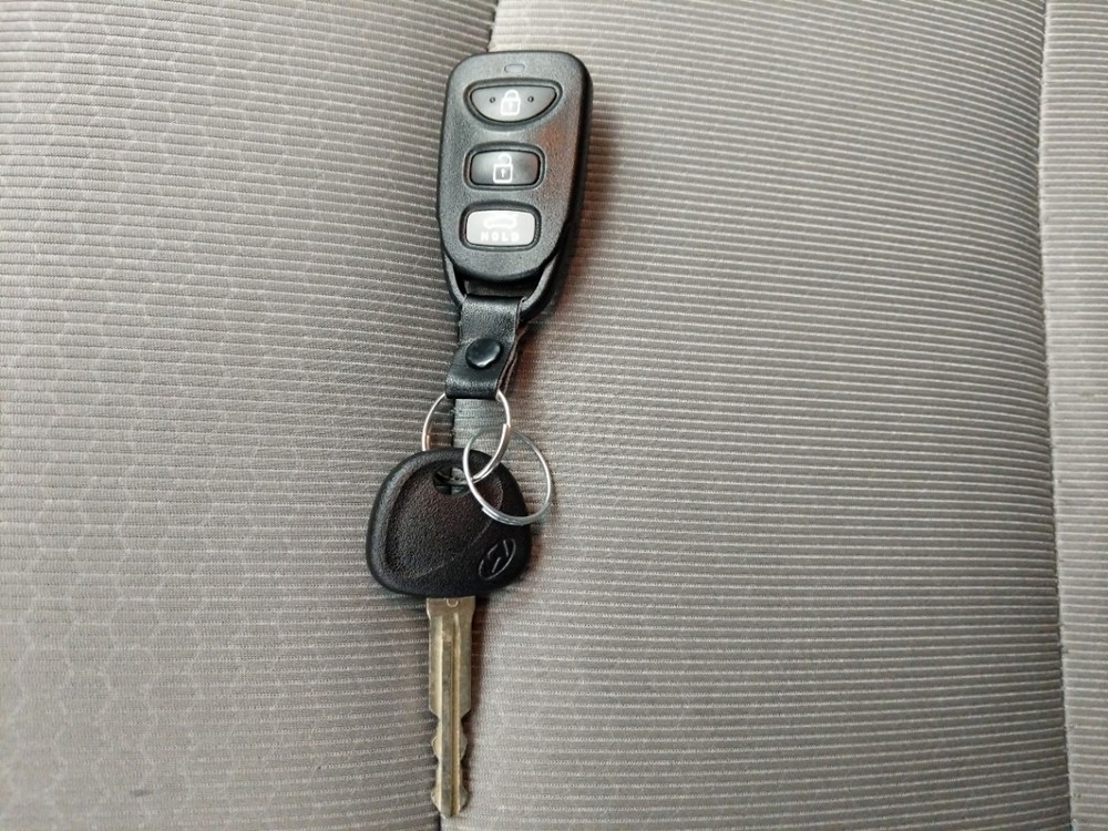2017 Hyundai Elantra - Keys