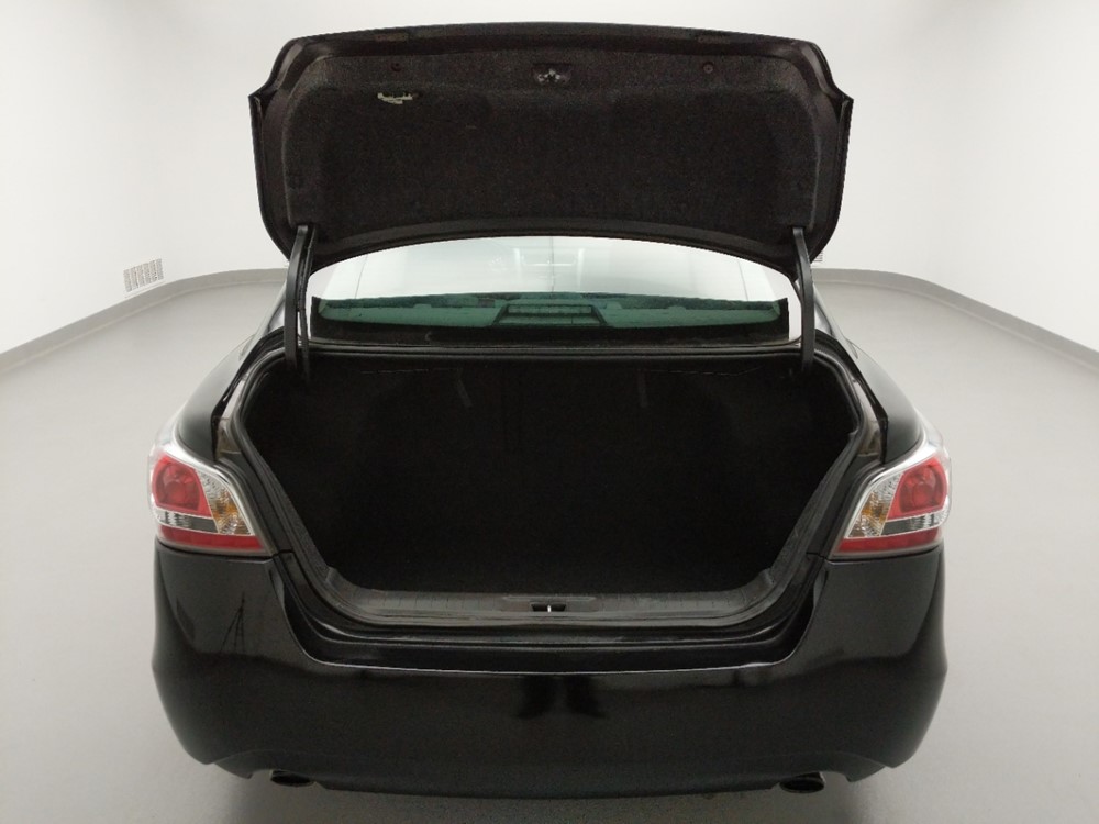 2015 Nissan Altima - Trunk