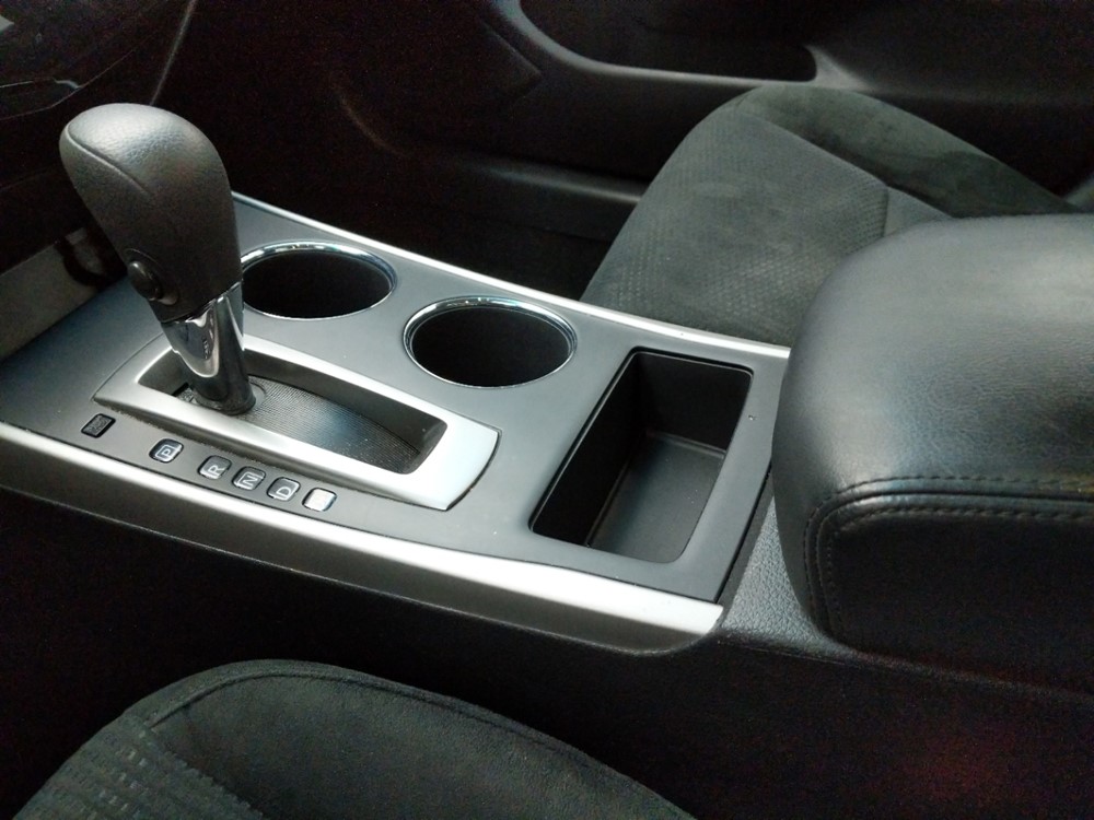 2015 Nissan Altima - Center Console/Cup Holders