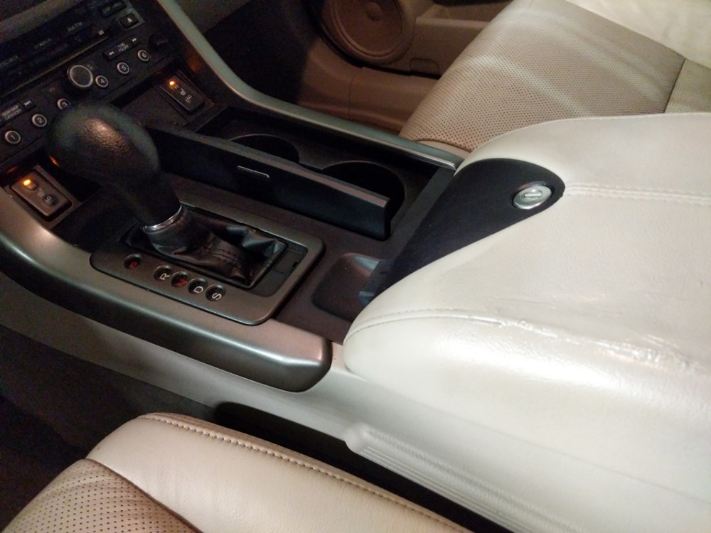 2011 Acura RDX - Center Console/Cup Holders