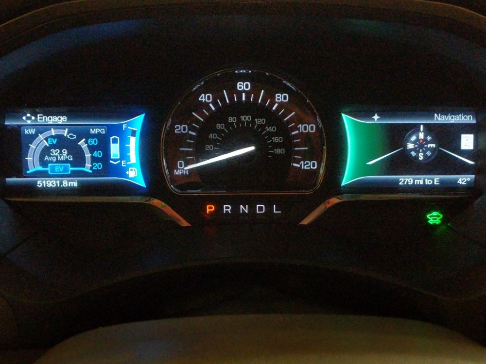 2016 Lincoln MKZ - Odometer Close Up