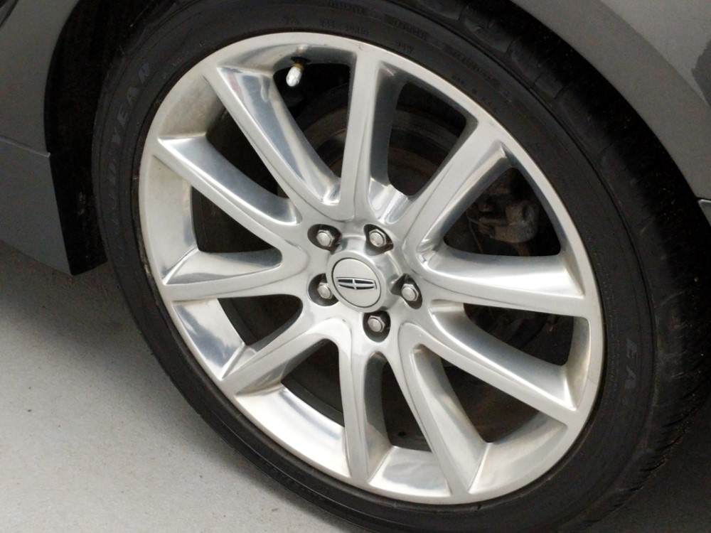 2016 Lincoln MKZ - Wheel