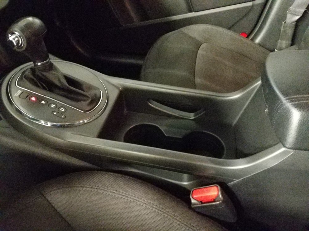 2013 Kia Sportage - Center Console/Cup Holders