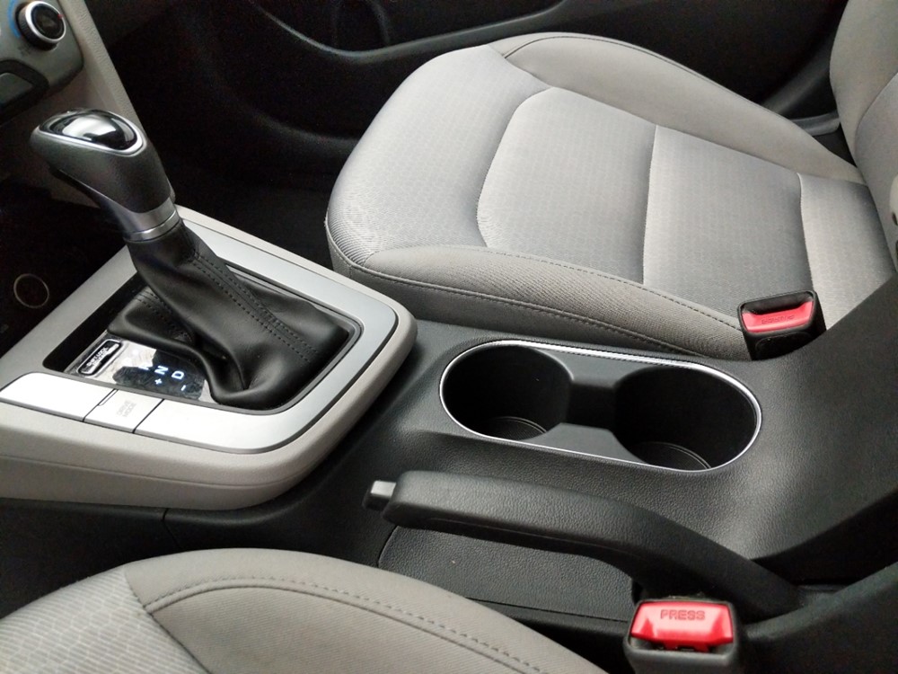 2017 Hyundai Elantra - Center Console/Cup Holders