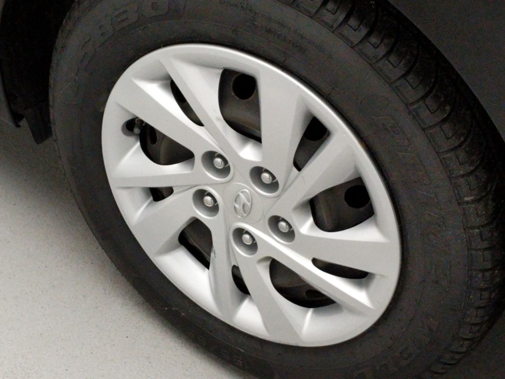 2017 Hyundai Elantra - Wheel