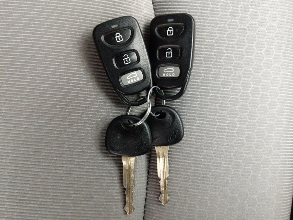 2017 Hyundai Elantra - Keys