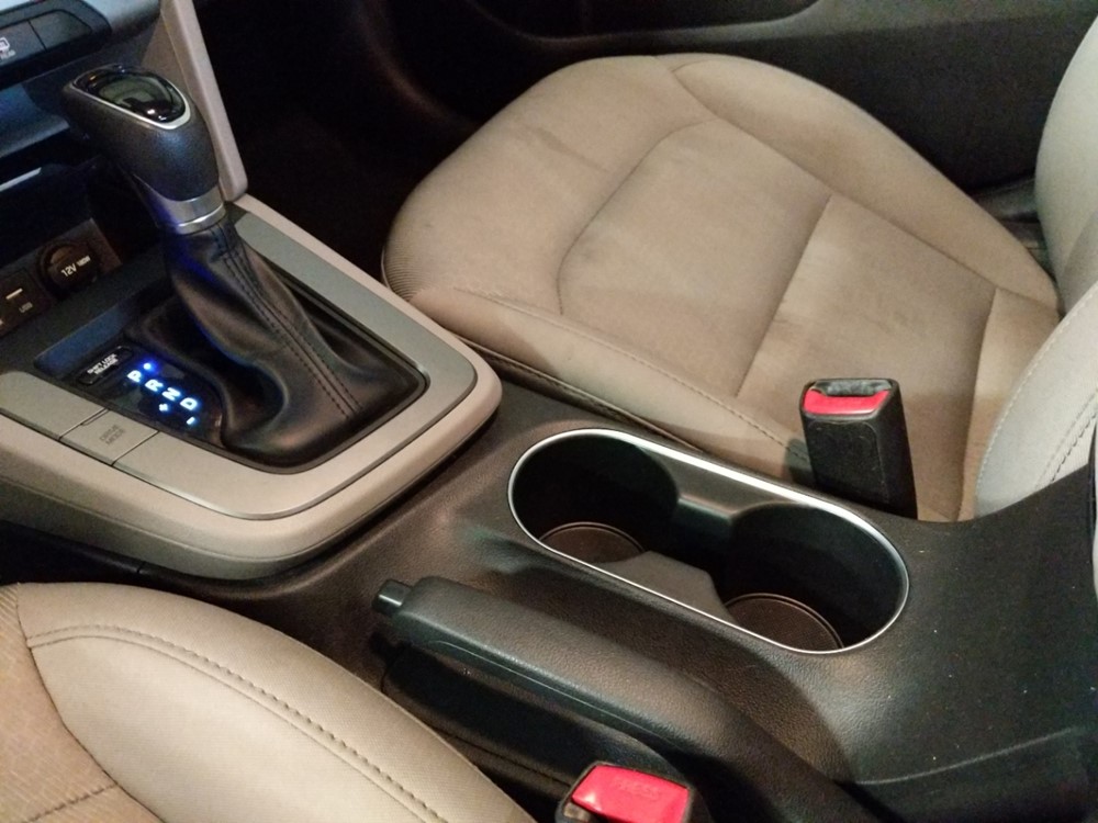 2017 Hyundai Elantra - Center Console/Cup Holders
