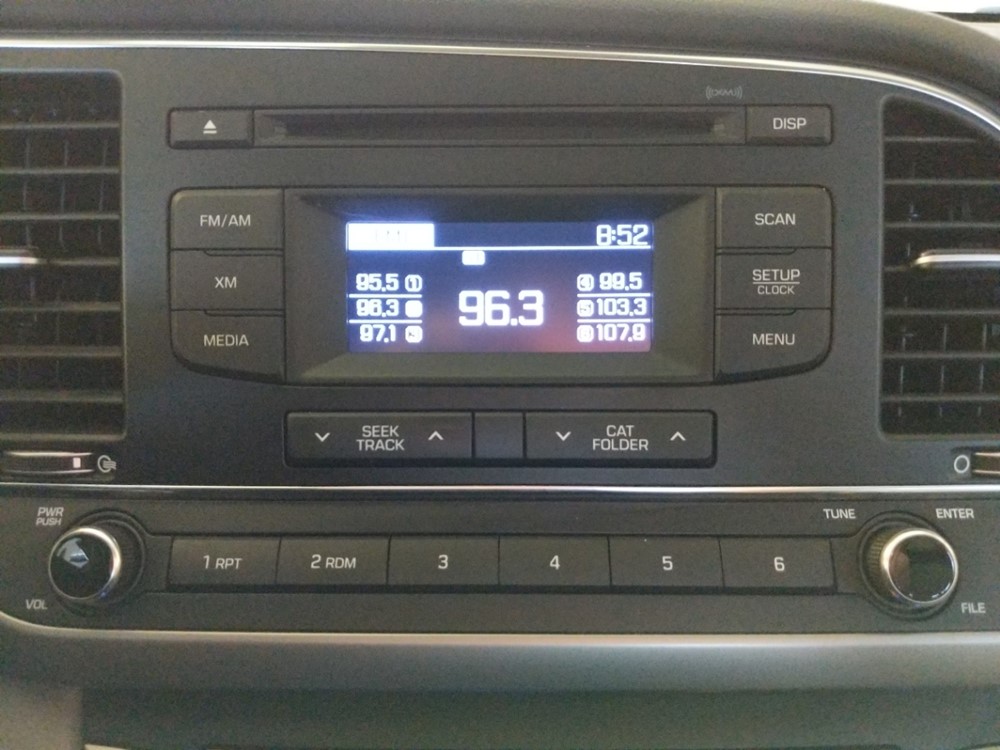 2017 Hyundai Elantra - Stereo Package