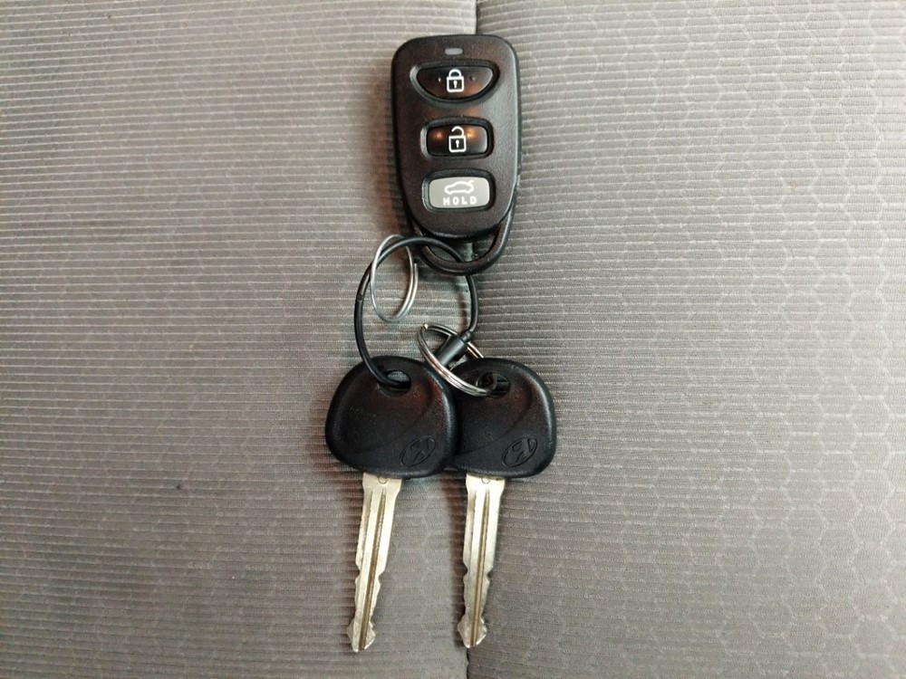 2017 Hyundai Elantra - Keys
