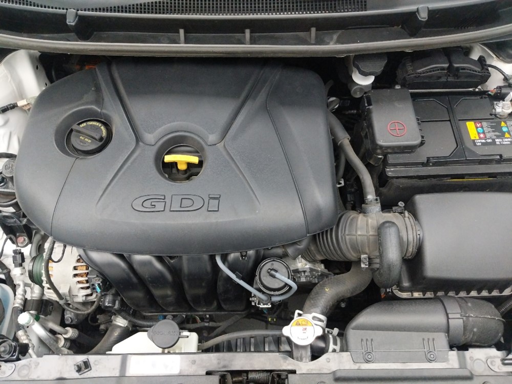 2017 Hyundai Elantra - Engine